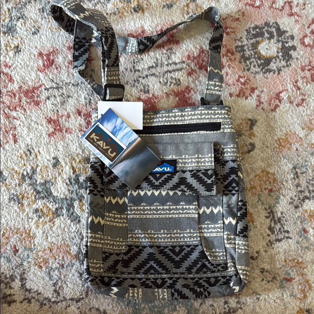 Kavu grandpa sweater crossbody bag